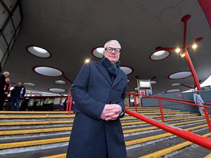 Supporting image for story: De-regulation of West Midlands buses moves a step closer as mayor meets passengers in Walsall