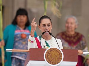 Supporting image for story: Mexican president is confident tariff war with the US can be averted