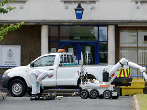 Supporting image for story: Teenager arrested after Wellington shut down by suspicious package
