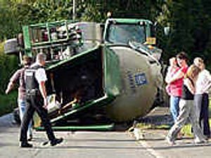 Supporting image for story: Tractor trouble captured