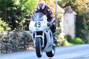 Michal 'Indi' Dokoupil en route to 10th place during the Superbike Classic TT. Picture: ottpix@btinternet.com
