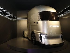 Supporting image for story: Ford unveils autonomous, electric semi truck to rival Tesla