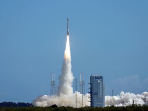Supporting image for story: Boeing launches Nasa astronauts for the first time after years of delays