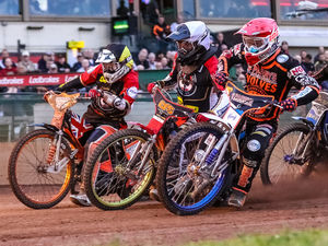 Supporting image for story: Wolverhampton Wolves' cup hopes are extinguished