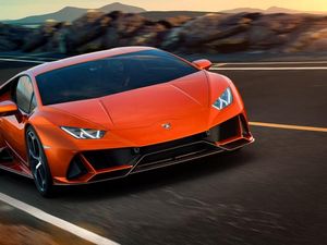 Supporting image for story: New Lamborghini Huracan Evo revealed