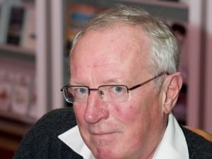 Supporting image for story: University to set up public archive on work of journalist Robert Fisk