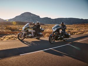 Supporting image for story: BMW’s R18 Transcontinental and R18B bring long-distance comfort