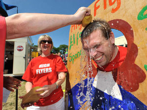 Supporting image for story: Phew, what a scorcher! Thousands enjoy sun at events across region