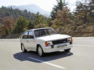 Supporting image for story: Vauxhall Heritage to display historic models to the public for the first time