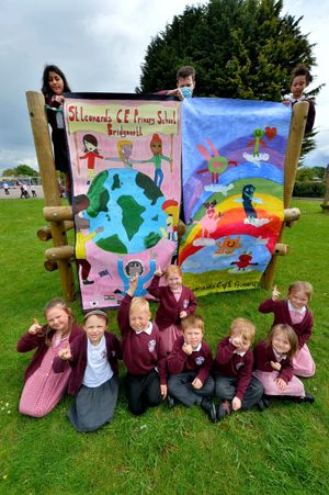 LAST COPYRIGHT SHROPSHIRE STAR STEVE LEATH 18/05/2021..Pic in Bridgnorth, at St Leonards C of E Primary School, they have made Town Twinning Banners. At the top L-R:  Lailah 10, Dylan Alldis (Staff), Ava 10. Front : Myah 5, Jasmine 5, Henri 5, Lola 5, Jake 4, Alfie 4, Kaitlyn 5, Libby-Mae 4..