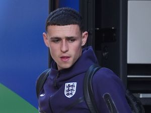 Supporting image for story: Phil Foden unlikely to join England squad due to illness – Pep Guardiola