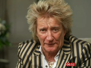 Supporting image for story: Rod Stewart wants to ‘leave rock ‘n’ roll behind’ with switch into swing music