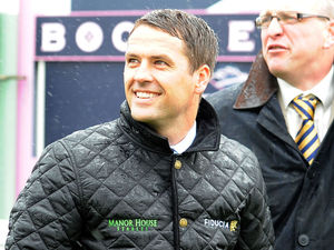 Supporting image for story: Michael Owen on track to reach his goal
