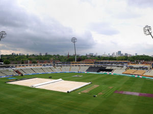 Supporting image for story: Bears saved as rain ends Somerset hopes