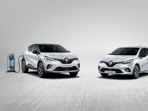 Supporting image for story: Renault reveals new hybrid versions of its two best-selling cars