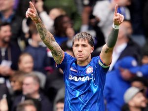 Supporting image for story: Chelsea beat lacklustre Liverpool to boost Champions League hopes