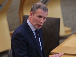 Supporting image for story: Travellers landing at Scottish airports to quarantine for 10 days from Monday