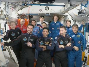 Supporting image for story: Private spaceflight ends with Pacific splashdown for astronauts