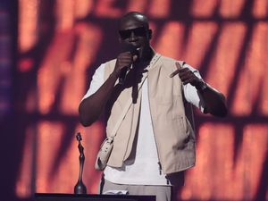 Rapper Stormzy is to receive an honorary degree from Cambridge University