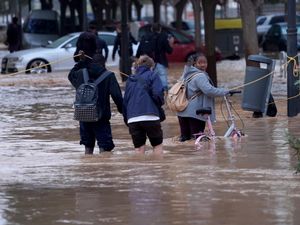 Supporting image for story: Spanish authorities report multiple victims from flash flooding