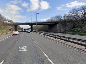 Supporting image for story: 'Gridlock' traffic on M5 near West Bromwich due to stranded lorry