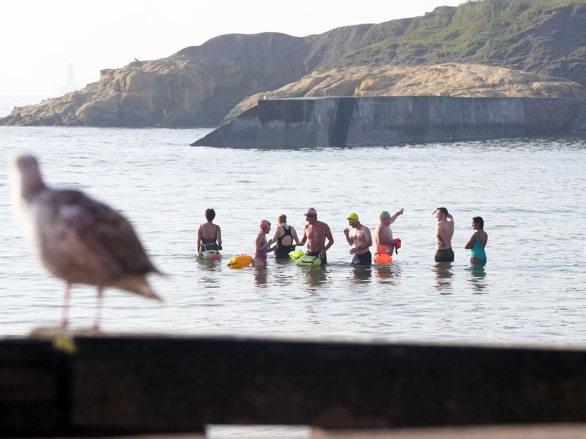 Amber health warnings in place as heatwave temperatures set to hit 34C