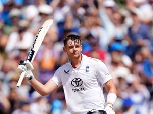 Supporting image for story: Blistering Jamie Smith century not enough to stop India taking control