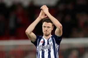 Jonny Evans salutes crowd (AMA)