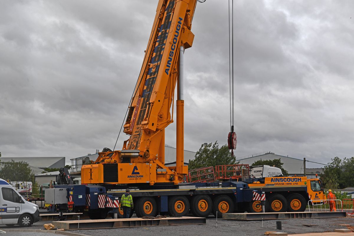 Watch: Bridgnorths first McDonalds restaurant arrives on the back of a trailer
