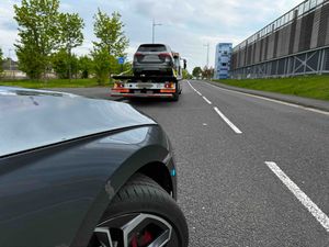 Supporting image for story: 'Sneaky' Mercedes driver asks partner to insure his car online after being stopped by police