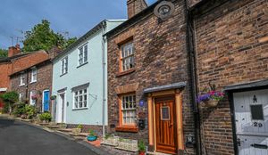 The Railway Street property was once owned by artist Anthony Dracup