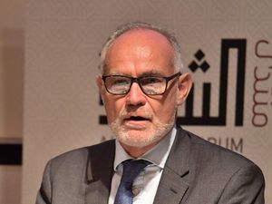 Supporting image for story: Blunt apologises and retracts statement defending convicted sex offender MP Khan