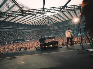 Supporting image for story: Sam Fender hits the target at first of homecoming gigs