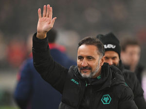 Supporting image for story: Wolves boss makes transfer statement after injury news