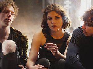 Supporting image for story: ESTRONS to play Birmingham