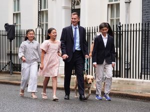 Supporting image for story: Hunt’s children left notes in Downing Street for young Starmers