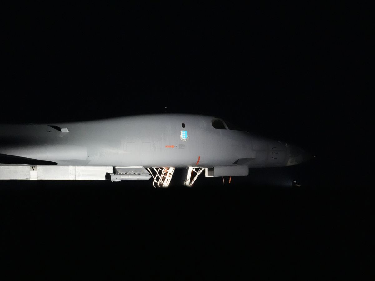 US bomber lands in UK as Iran war enters eighth day