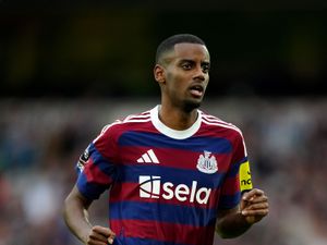 Supporting image for story: Eddie Howe must decide if Alexander Isak’s break means a break from the action