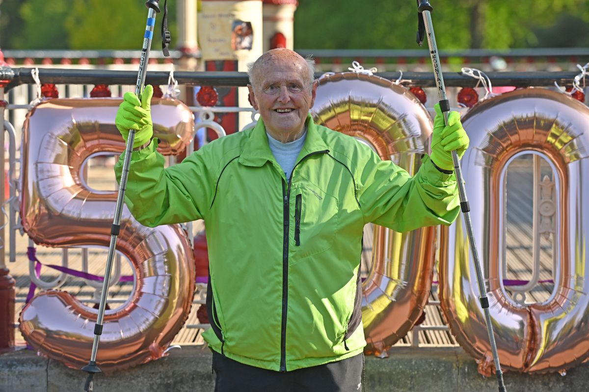 Meet the Wolverhampton park runner who has completed his 500th run and received a guard of honour