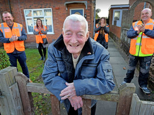 Supporting image for story: Roofing company comes to aid of man, 83, who had £300 stolen