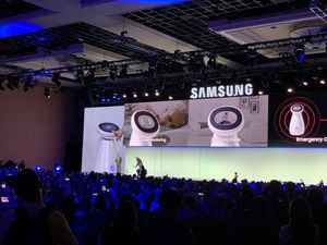 Supporting image for story: Samsung unveils new helper robots as part of connected living plans