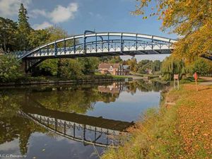 Supporting image for story: Woman taken to hospital after Shrewsbury River Severn incident