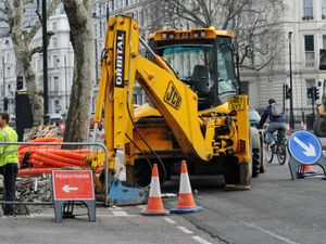 Supporting image for story: Government to clear hundreds of miles of roadworks for Christmas