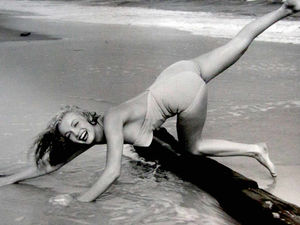 Supporting image for story: Rare Marilyn Monroe photos could fetch £80,000 at Shropshire auction