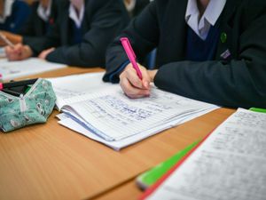 Supporting image for story: England school reopenings delayed amid rising virus infection rates