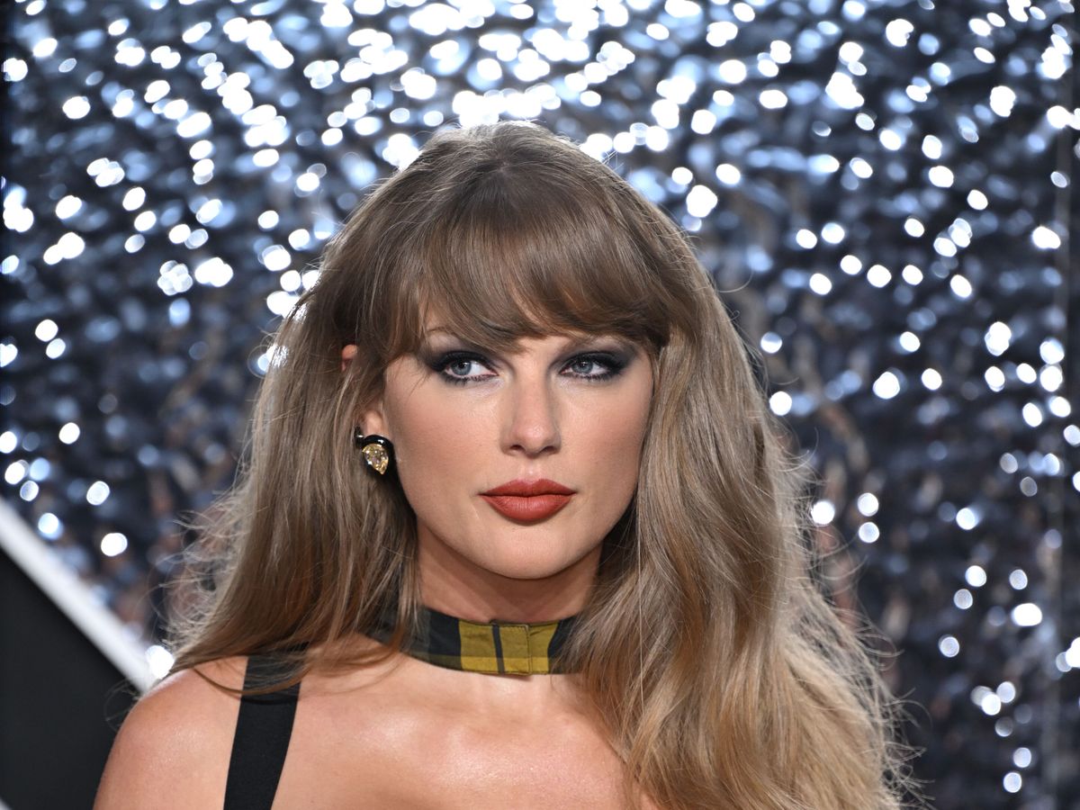 Taylor Swift and Travis Kelce are &lsquo;crazy about each other&rsquo; &ndash; NFL star&rsquo;s father