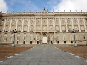 Supporting image for story: Madrid introduces traffic restrictions for older petrol and diesel cars