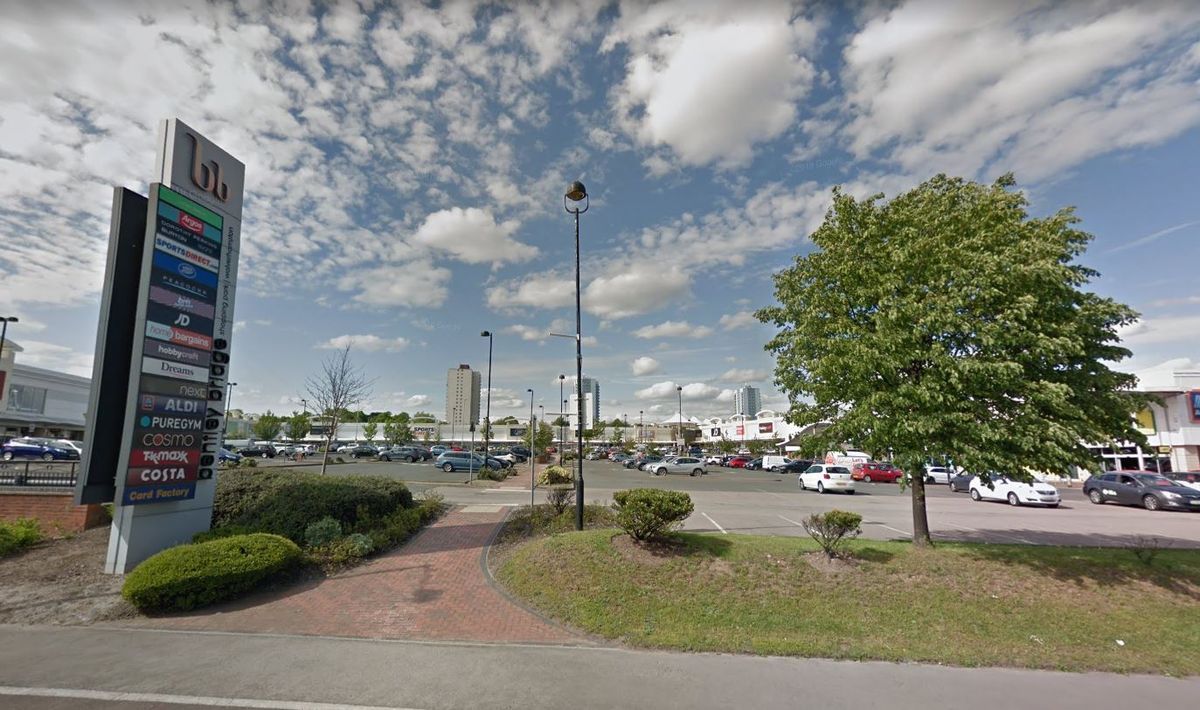 Around 200 youths descend on Wolverhampton retail park prompting police dispersal order