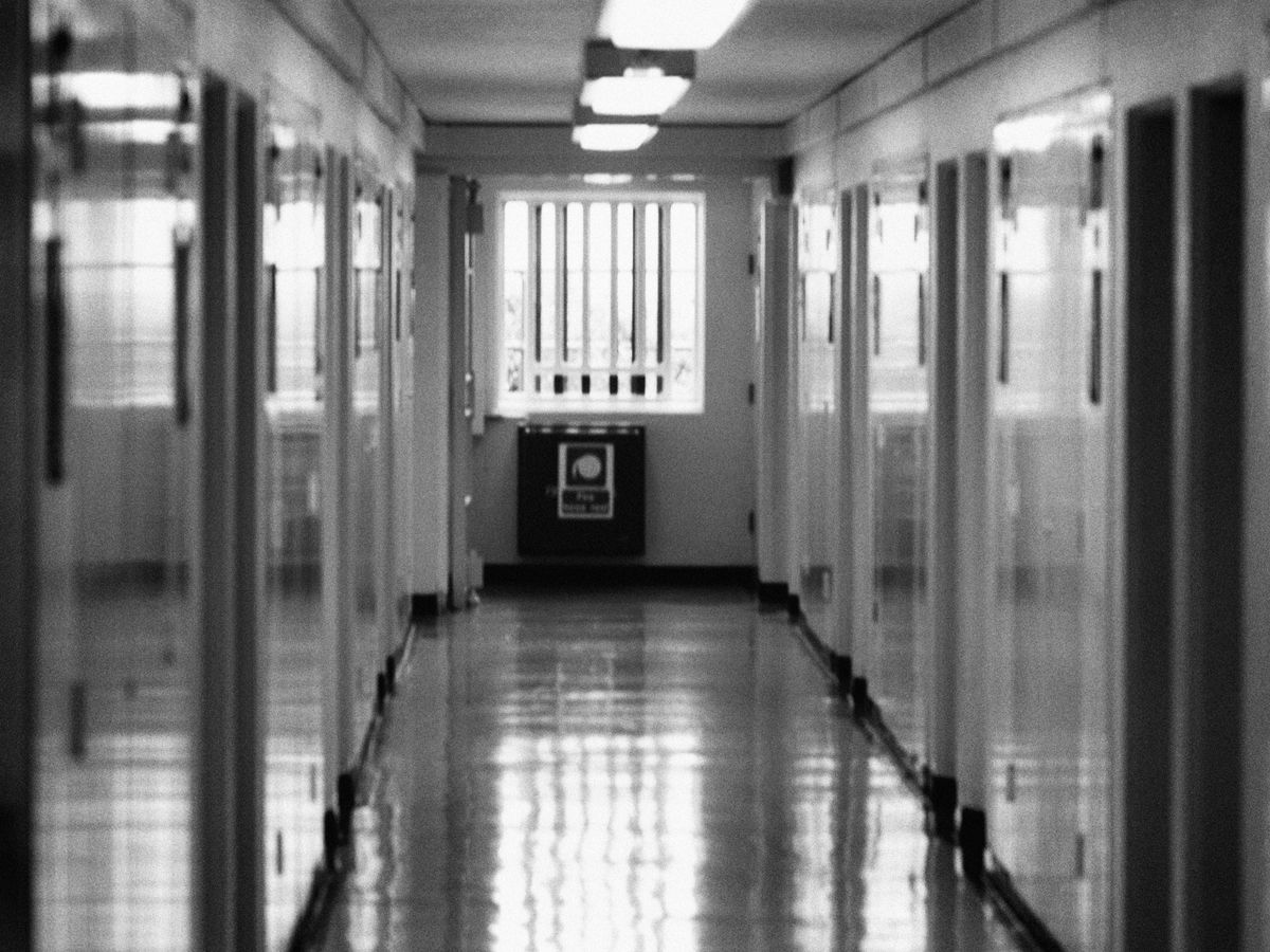 Prisoner was mistakenly counted among those at large after early release