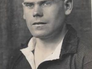 Supporting image for story: Legendary Wolves scout the focus of new book